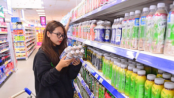 Áp thuế tiêu thụ đặc biệt nước giải khát có đường tránh gây hại sức khỏe nhưng thiệt kinh tế?