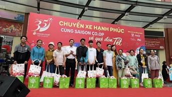 ចេញដំណើរ "Happy Bus" ដឹកមនុស្ស ៩០០នាក់ ទៅផ្ទះនៅ Tet ដោយឥតគិតថ្លៃ