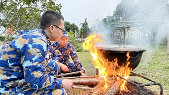 Đón xuân trên 'mắt biển'