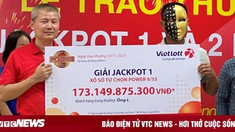 អ្នកដែលឈ្នះ Vietlott ជាង 173 ពាន់លានដុងបានឈ្នះរង្វាន់អរគុណចំពោះសំបុត្រដែលបានជ្រើសរើសដោយម៉ាស៊ីន។
