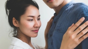 Để lộ đoạn "chat" nhạy cảm với nam sinh trên máy chiếu, cô giáo mất việc