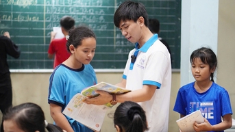 Câu chuyện ở một lớp học tình thương: Người thầy cũng là người bạn