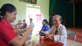 Thai Nguyen ផ្សព្វផ្សាយ​ការ​គាំទ្រ​សម្រាប់​មនុស្ស​ក្នុង​ការ​ប្ដូរ​ទៅ​ទូរសព្ទ​បណ្តាញ 2G