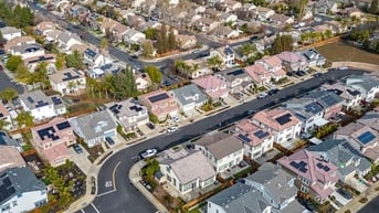 Pin mặt trời khiến giá điện âm ở California