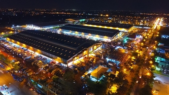 Từ đầm lầy lau sậy đến khu thương mại lớn bậc nhất