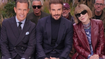 David Beckham bảnh bao tựa quý ông khi ngồi hàng ghế đầu show thời trang