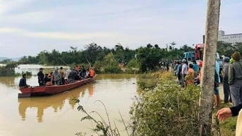 Nghi vấn người mẹ ôm con 4 tuổi nhảy cầu tự tử
