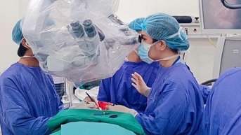 Kỳ công vá lưỡi cho bệnh nhân ung thư