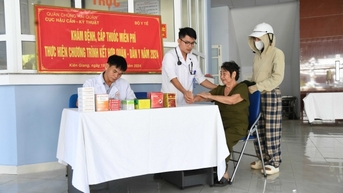 Bộ Tư lệnh Vùng 5 Hải quân tổ chức nhiều hoạt động ý nghĩa nhân Ngày thành lập Quân đội nhân dân Việt Nam