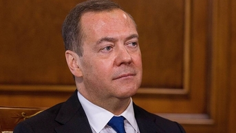 Ông Medvedev: 'Đức đang chuẩn bị gây chiến với Nga'