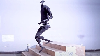 Robot hình người lập kỷ lục tốc độ