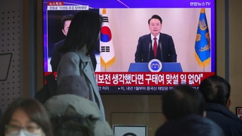 한국 대통령, 계엄령 '끝까지' 단호히 수호