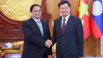 Thủ tướng hội kiến Tổng Bí thư, Chủ tịch nước Lào tại Thủ đô Vientiane