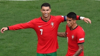 C.Ronaldo "đánh lừa tất cả", Bồ Đào Nha càng đáng sợ