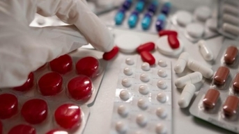 Bảo đảm thuốc, vật tư, trang thiết bị y tế phục vụ khám, chữa bệnh