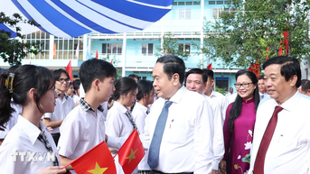 Chủ tịch Quốc hội Trần Thanh Mẫn: Đầu tư cho giáo dục là đầu tư cho phát triển