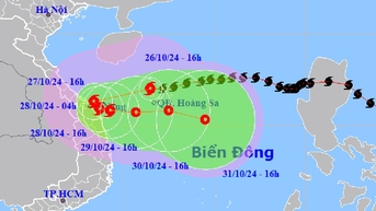 Bão số 6 áp sát ven biển miền Trung, mưa cường suất rất lớn và kéo dài