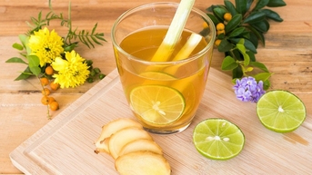Có nên uống nước chanh mật ong mỗi ngày?