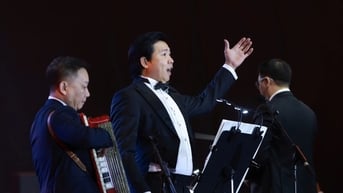 Khán giả cùng hòa nhịp "Khúc quân hành vang mãi non sông"