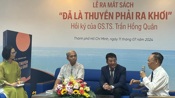 ពិធី​សម្ពោធ​អនុស្សាវរីយ៍​«​ពេល​ទូក​មួយ​ត្រូវ​បើក​ទូក​»