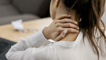 6 cách giảm đau nhanh cổ vai gáy