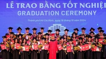 Nữ sinh tốt nghiệp xuất sắc với thành tích đặc biệt