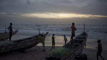 Ít nhất 30 thi thể đang được tìm thấy trên thuyền ngoài khơi Senegal