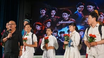 Hoàng Sơn và con trai "song kiếm hợp bích" với "Ngũ hành bí ẩn"
