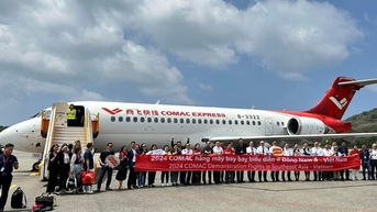 Máy bay "Made in China" hạ cánh xuống Côn Đảo