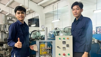 Sinh viên sản xuất chén đĩa từ mo cau, lá chuối… góp sức cho 'sống xanh'