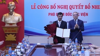Công bố Nghị quyết bổ nhiệm Phó Giám đốc Học viện Công nghệ Bưu chính Viễn thông