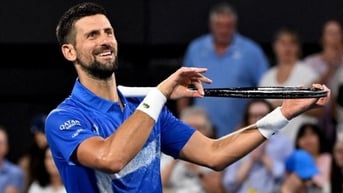 Djokovic dễ dàng vào tứ kết Brisbane International 2025