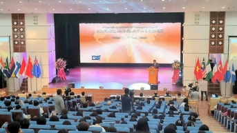 Việt Nam vẫn đứng trước triển vọng kinh tế tích cực