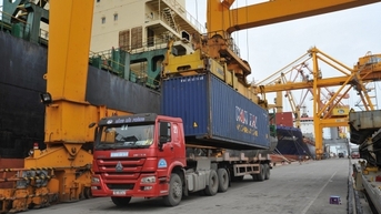 Xuất nhập khẩu cán mốc kỷ lục chưa từng có trong 40 năm