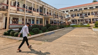Học sinh khổ vì ký túc xá xuống cấp, 2 sở nói đang gỡ vướng