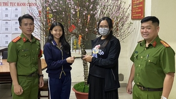 Một học sinh Đà Lạt trả lại điện thoại trị giá 18 triệu đồng cho người mất
