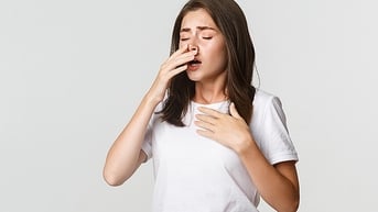 Hệ quả khó lường khi nhịn hắt hơi