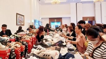 TP HCM lần đầu khuyến mãi hàng hiệu tới 90%