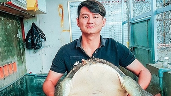 ចិញ្ចឹមក្តាមសេះ ពិសេសសត្វព្រៃយក្ស ប្រុសសង្ហានៅបាកលៀវ រកលុយរាប់ពាន់លានដុល្លារ