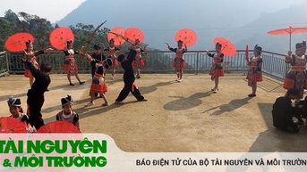 Tiếng khèn Mông dưới chân đỉnh Pu Lon