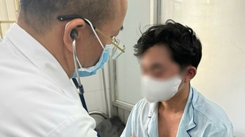 Người phụ nữ 37 tuổi ở Nam Định men gan tăng, viêm phổi do sởi