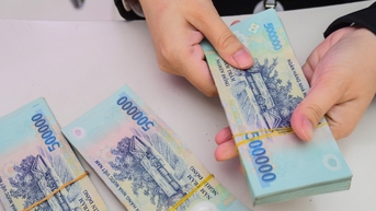 Bị ép mua bảo hiểm, tài khoản số đẹp, cách nào tố cáo?