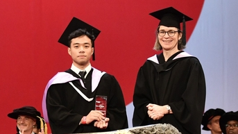 Sinh viên xuất sắc Đại học RMIT Hà Nội đam mê hoạt động cộng đồng