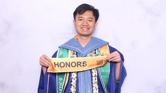 និស្សិតប្រុស Fulbright បានបញ្ចប់ការសិក្សា ៣ មុខវិជ្ជាក្នុងពេលតែមួយ ដោយទទួលបានពិន្ទុខ្ពស់ជាងគេ ៥%
