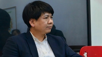 'Shark' Thủy than gặp khó vì bị phụ huynh đòi học phí