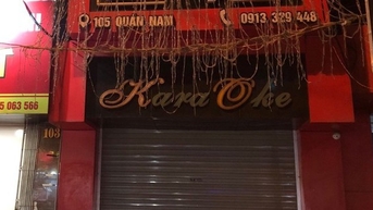 Nhân viên quán karaoke chém chết khách