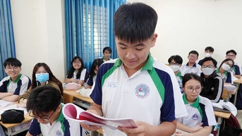 Hiểu thế nào về 'tránh đưa ngữ liệu sách giáo khoa vào đề kiểm tra môn văn'?