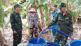 Mỗi ngày đưa 700 m3 nước ngọt ra xã đảo Tiên Hải