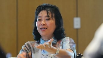 Lãi tăng đột biến, cổ phiếu ITA của nữ doanh nhân Hoàng Yến bị bán tháo trước khi đình chỉ giao dịch