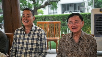 Ông Thaksin kêu gọi những người chỉ trích bớt ‘soi’ mọi hành động